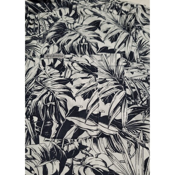 Columbia Rapid Rivers Regular Fit Button Up Size Medium Tropical Hawaiian NWOT - Picture 8 of 9